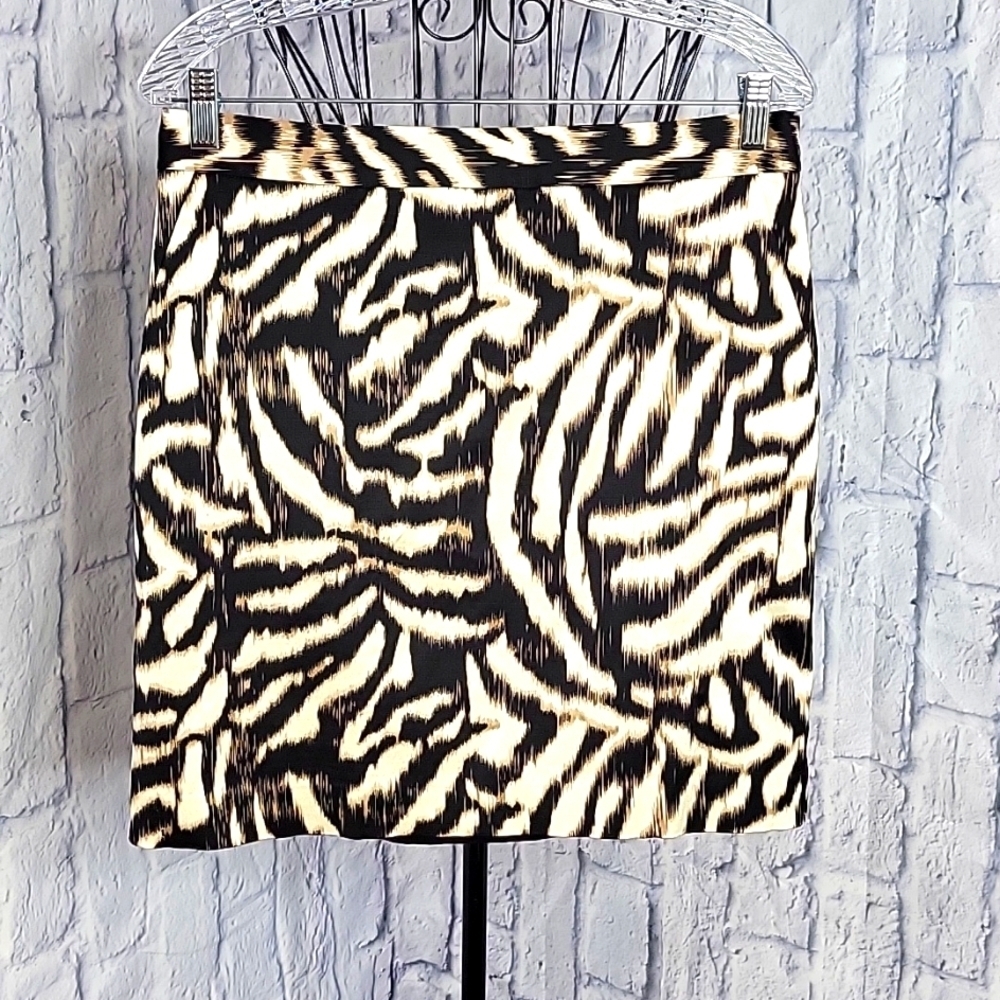 ANN TAYLOR Animal Print Skirt Size 8‎